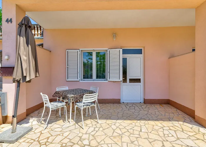 Appartement Beschauliches Nur 100 Meter Zum Mit Privater Terrasse, Parkplatz *