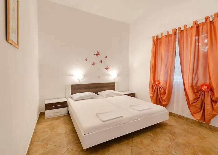 Beschauliches Nur 100 Meter Zum Mit Privater Terrasse, Parkplatz Appartement
