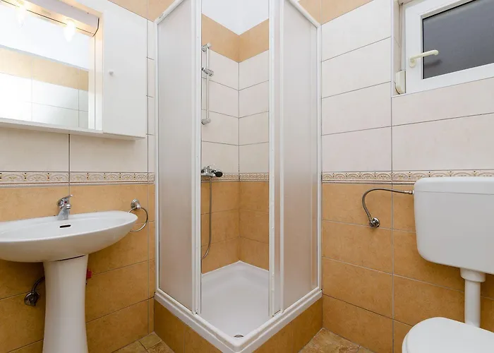 Beschauliches Nur 100 Meter Zum Mit Privater Terrasse, Parkplatz Appartement *