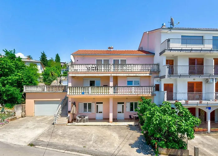 Beschauliches Nur 100 Meter Zum Mit Privater Terrasse, Parkplatz Appartement Crikvenica